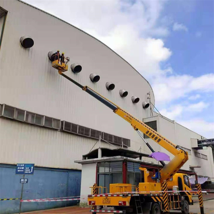 射阳县高空作业车出租服务：专业广告牌安装解决方案